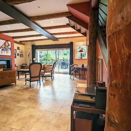 Bed & Breakfast Au Coeur Du Puy-en-velay Avec Parking Et Wifi - Fr-1-582-519
